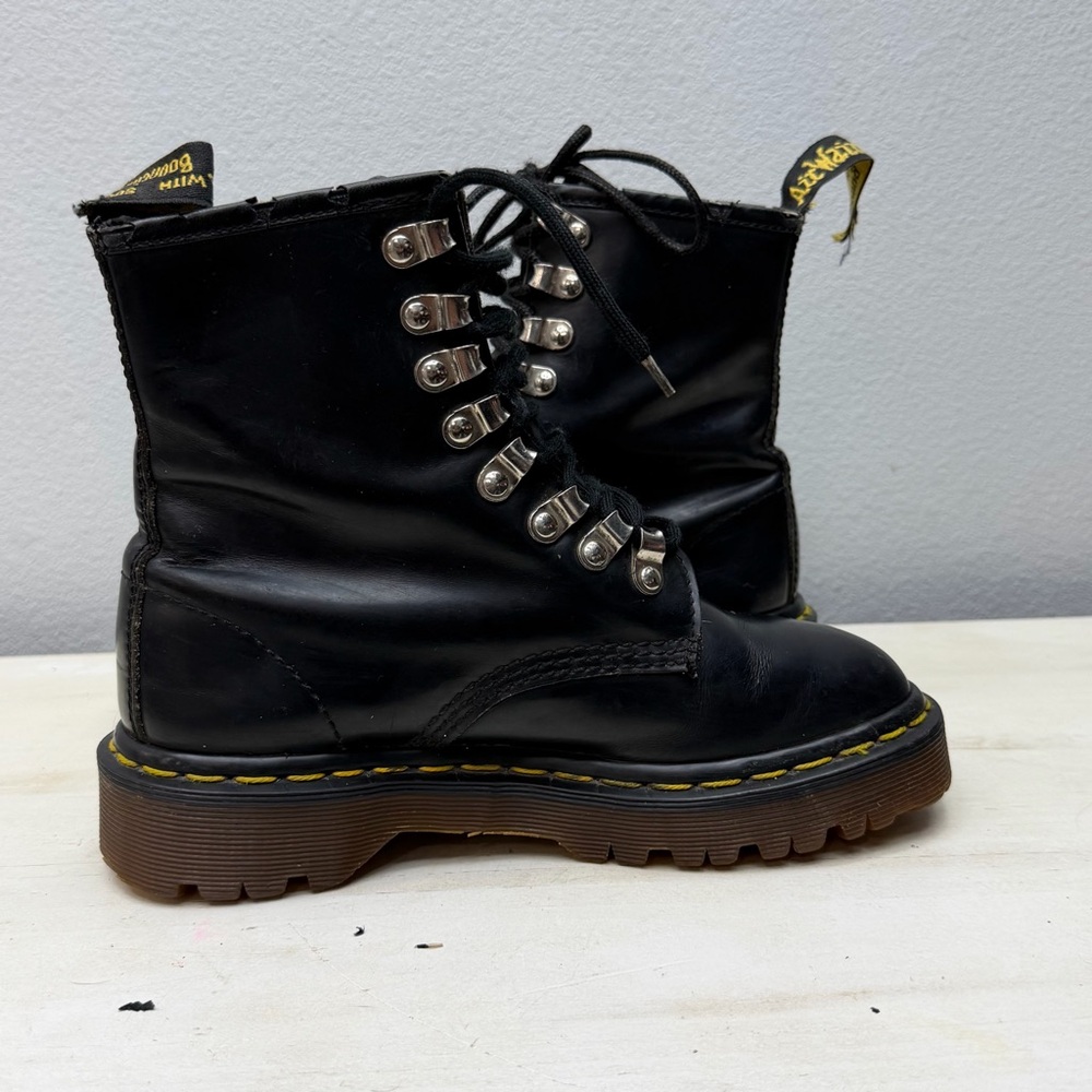 Dr. Martens Black Patent Leather Y2K “Made In England” Boots Size 8 - Picture 2 of 7